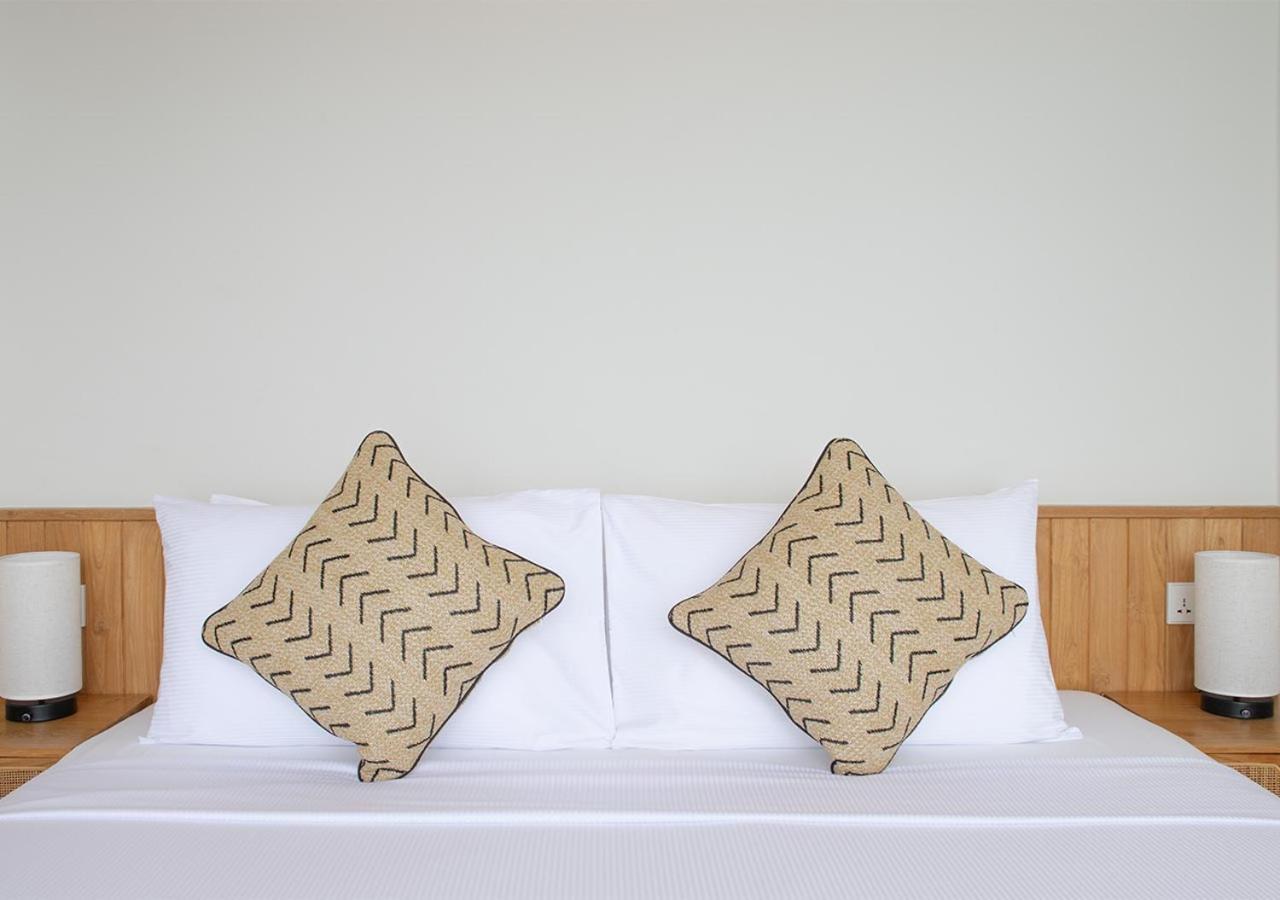 Stone Hotels Dhiffushi Esterno foto